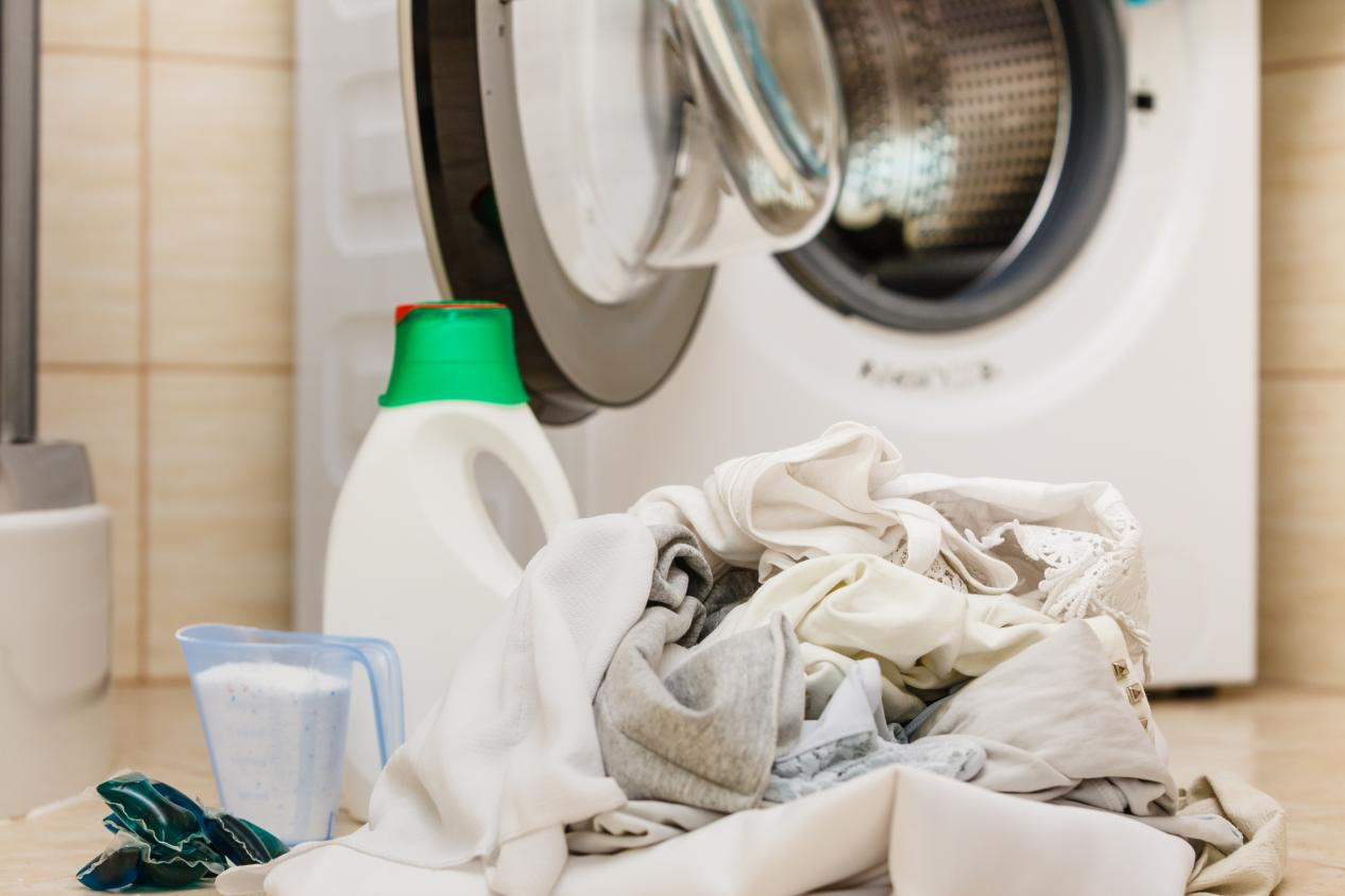 Het optimaliseren van de drankverhouding voor kosteneffectief wasmiddelgebruik in wasfaciliteiten